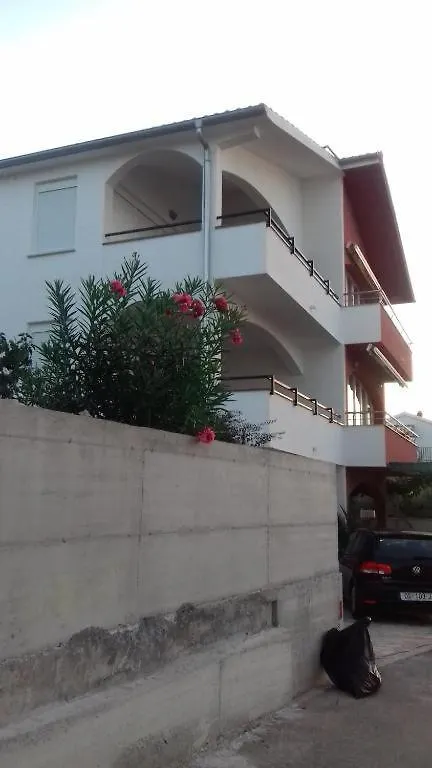 Apartments Svalina Trogir 0*,