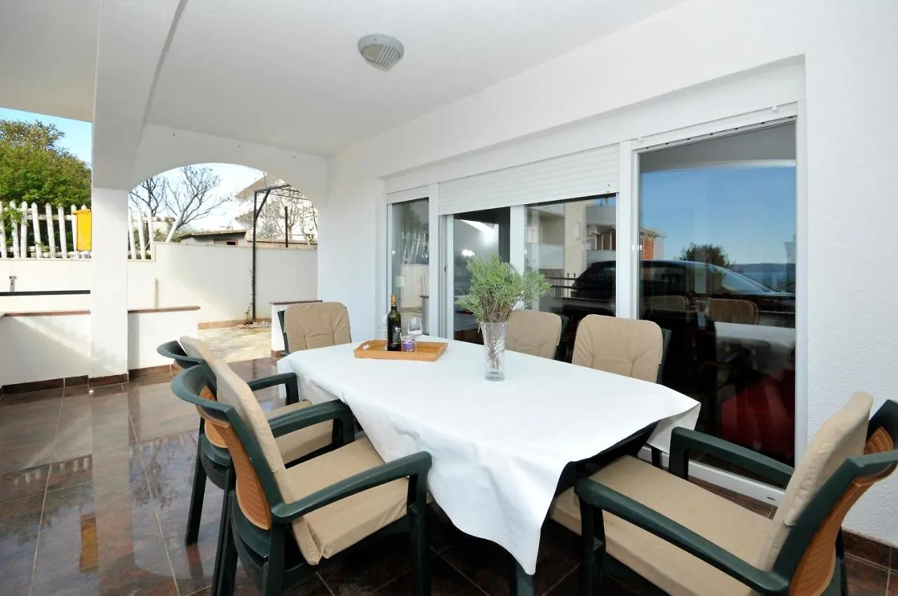 Apartments Svalina Trogir 0*,